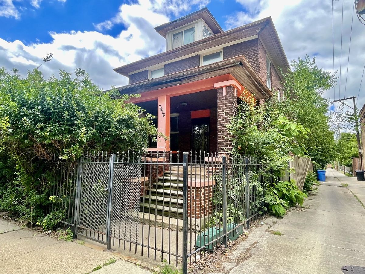  For Sale Chicago Illinois, 7916 Constance Avenue