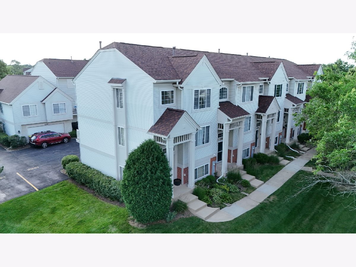 Townhomes & Condos & Homes For Sale Cambria Cary Illinois, 1385 New Haven Drive