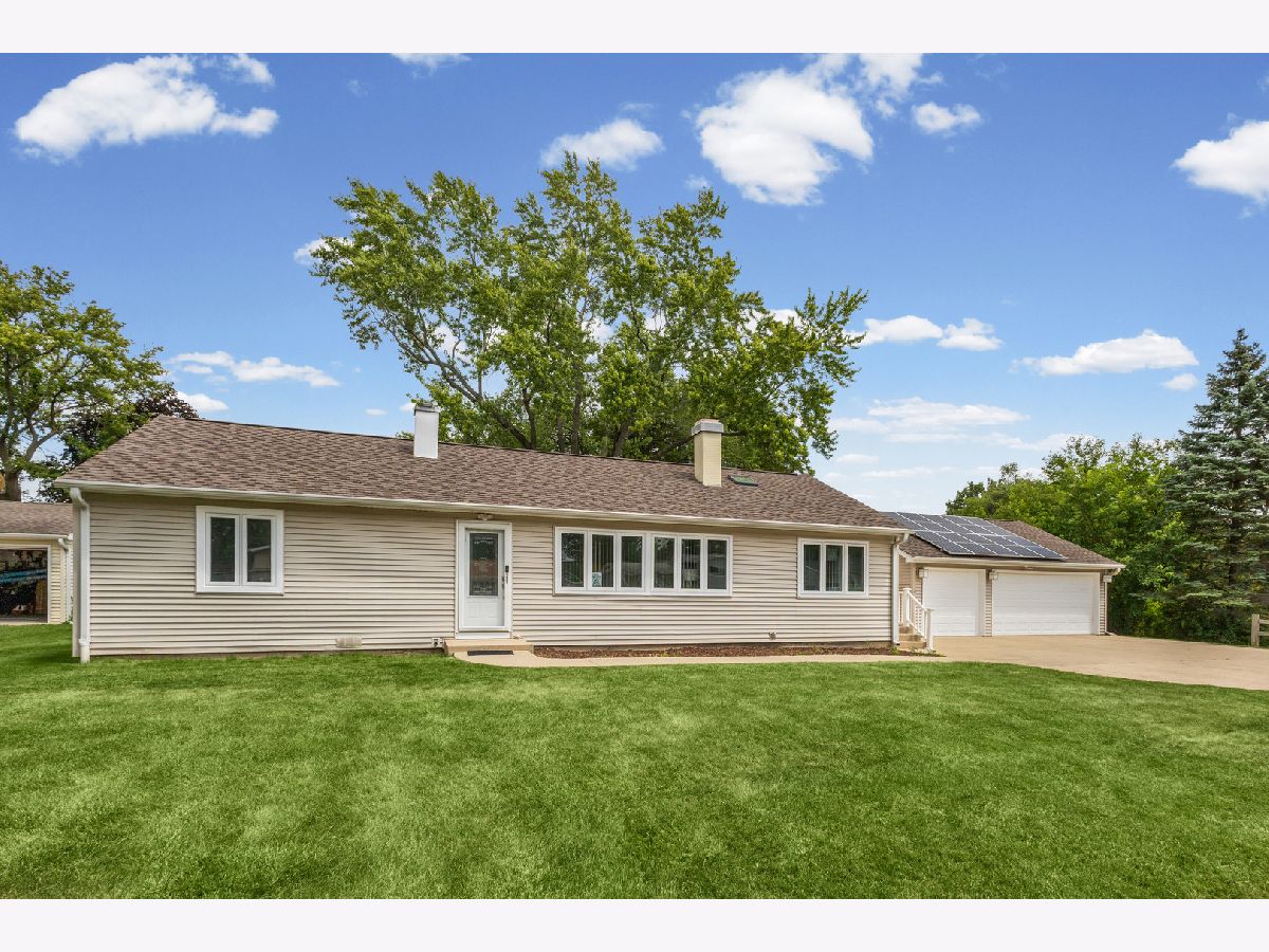 Homes For Sale Loch Lomond Mundelein Illinois, 1125 Highland Road