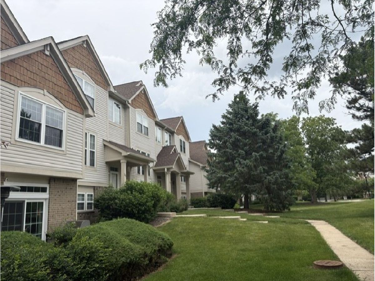 Townhomes For Sale Georgetown Square Vernon Hills Illinois, 1295 Georgetown Way