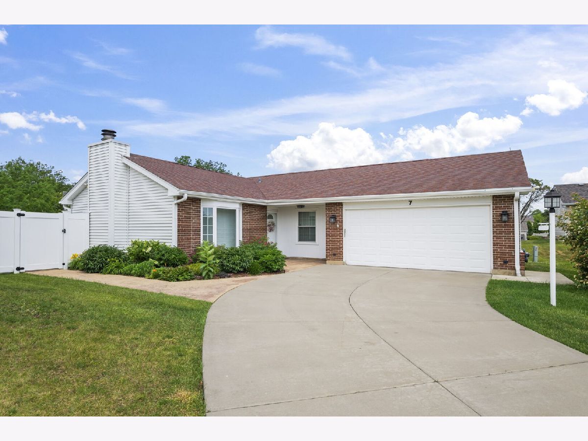  For Sale Streamwood Illinois, 7 Greystone Court