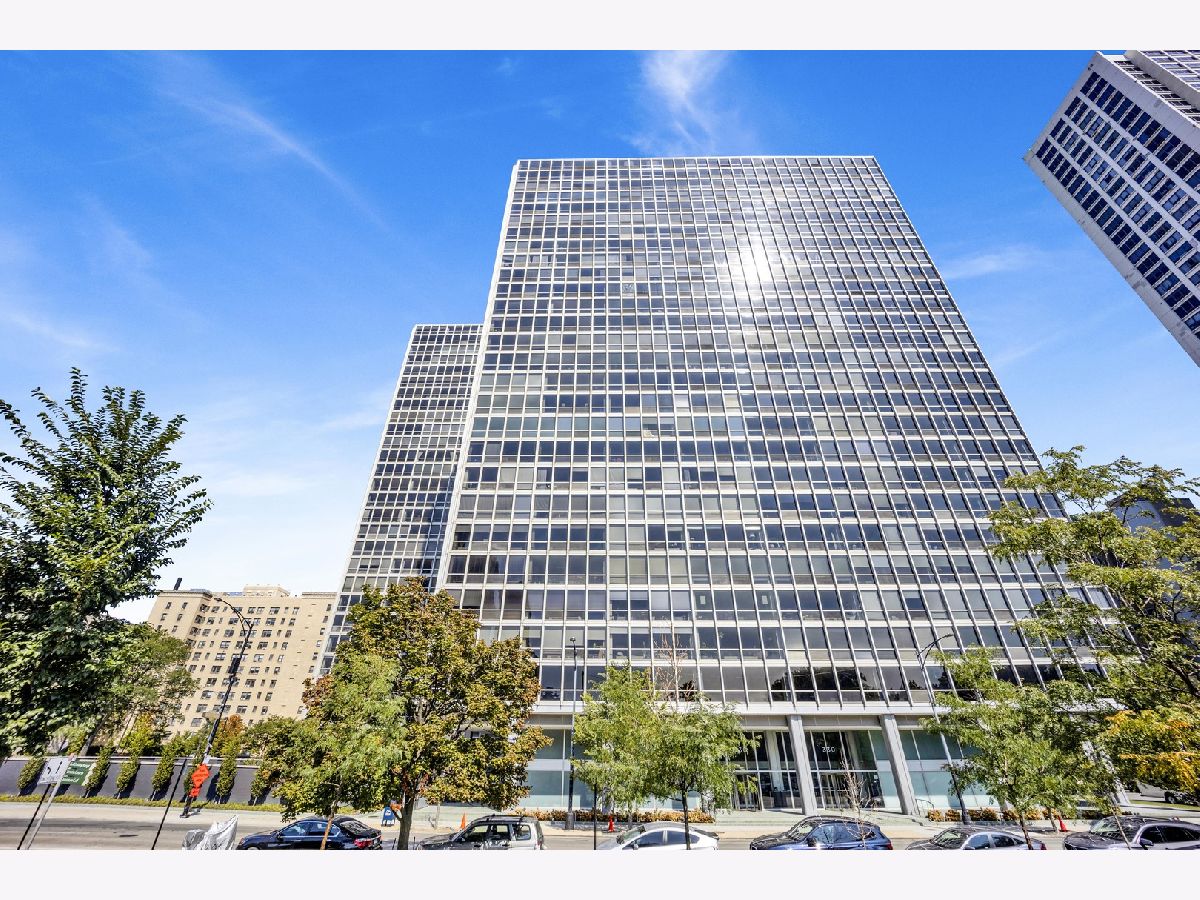  For Sale Chicago Illinois, 330 Diversey Parkway