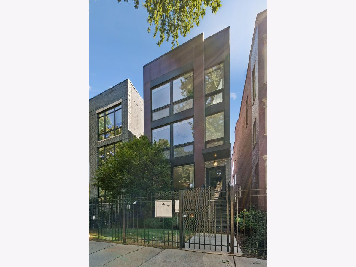  For Sale Chicago Illinois, 877 Hermitage Avenue