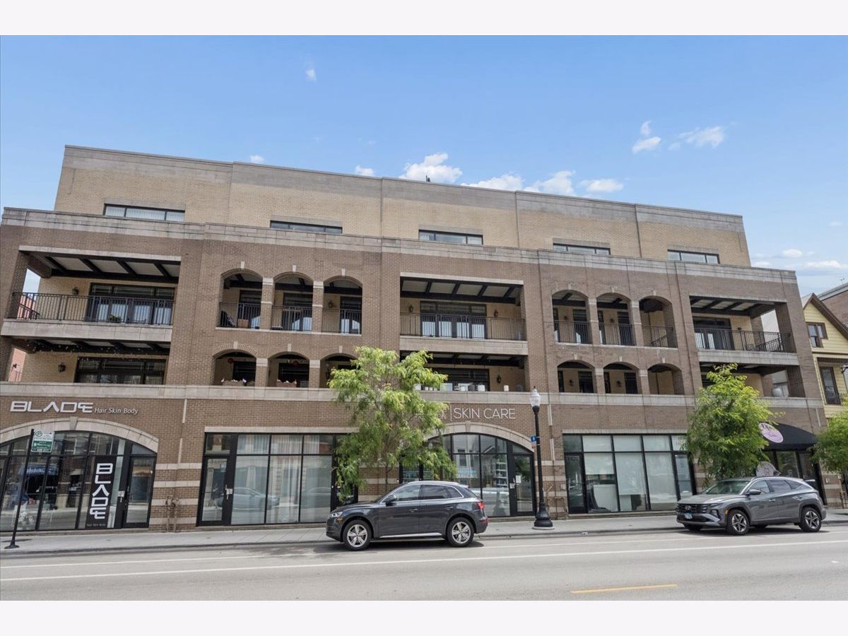  For Sale Chicago Illinois, 1423 Belmont Avenue