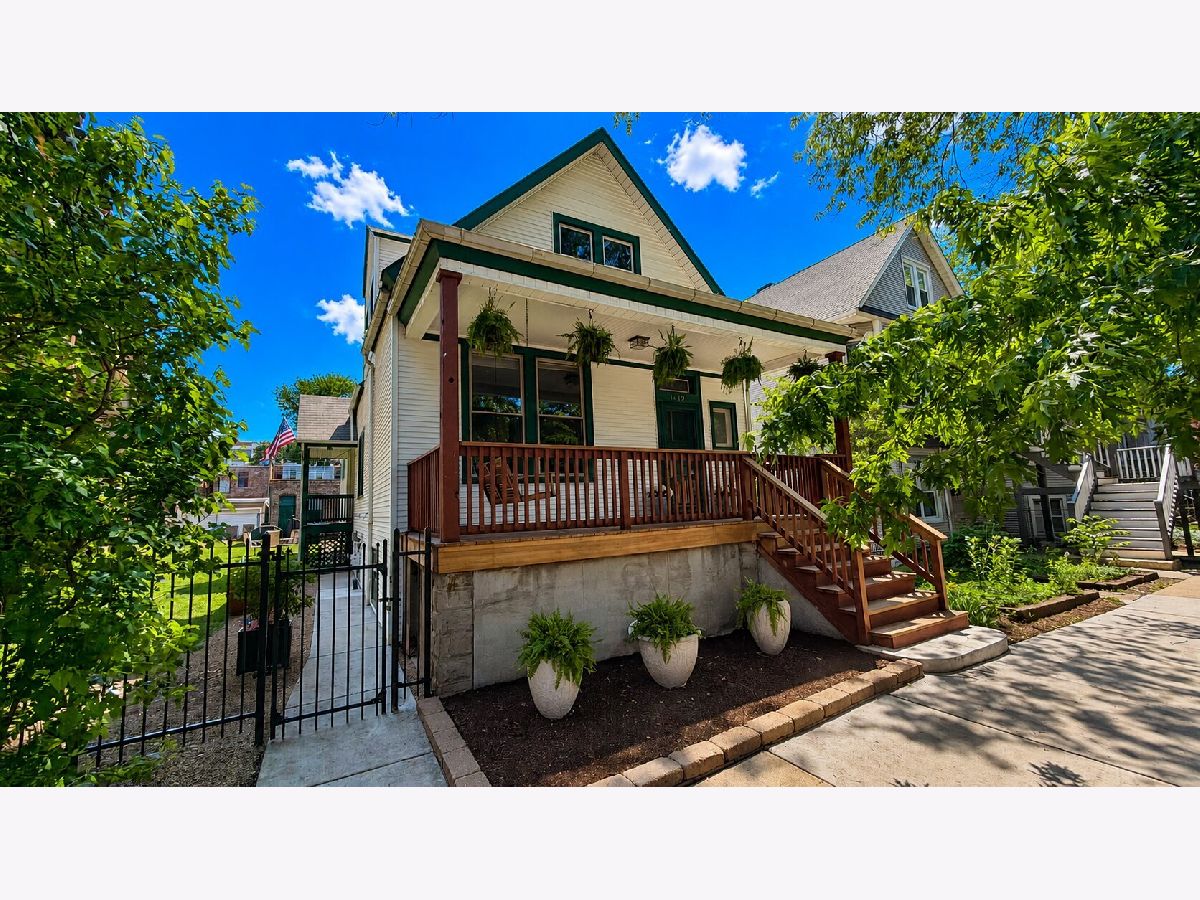  For Sale Chicago Illinois, 1819 Cornelia Avenue