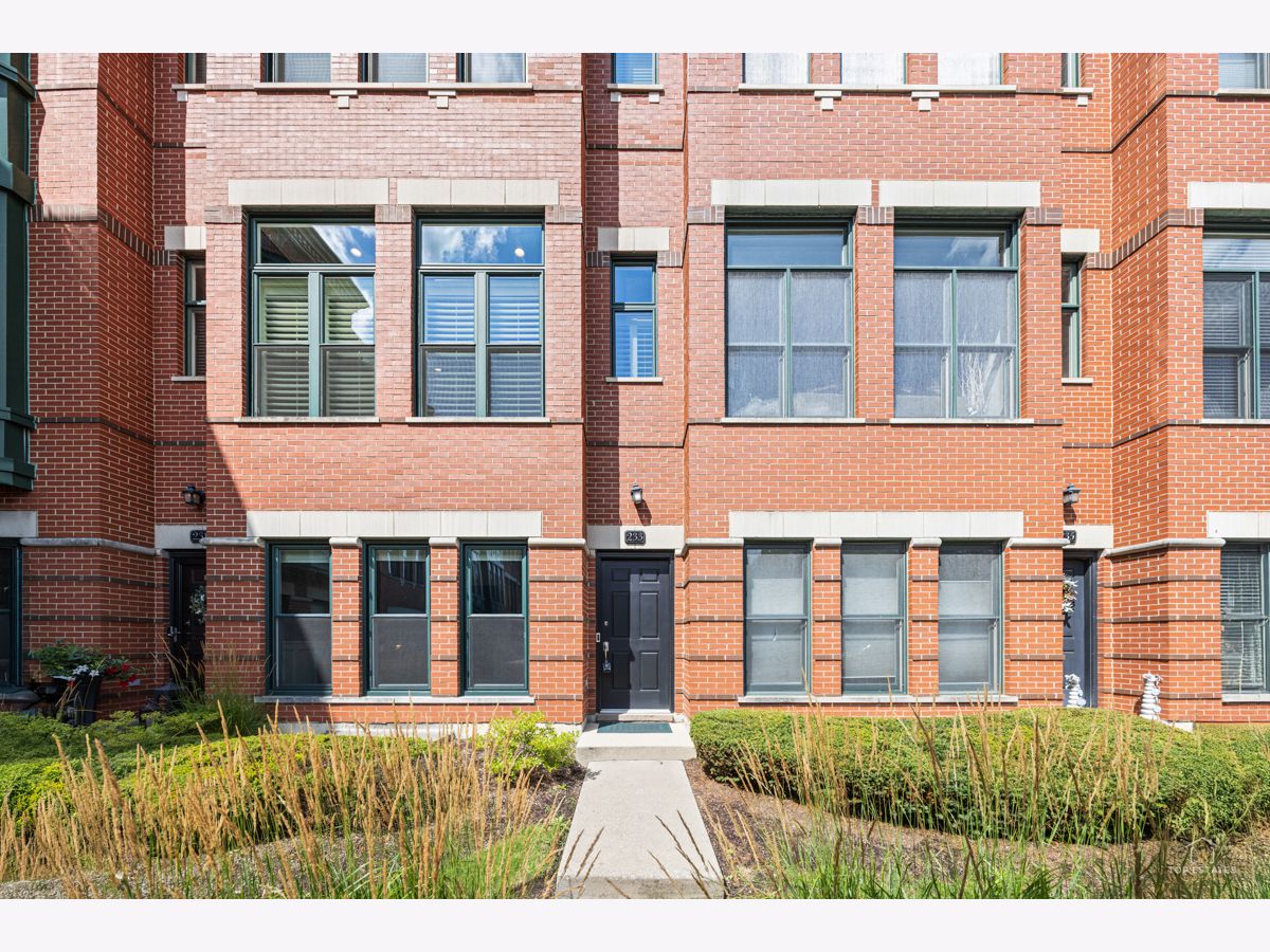 Townhomes Sold Palatine Station Palatine Illinois, 233 Wood