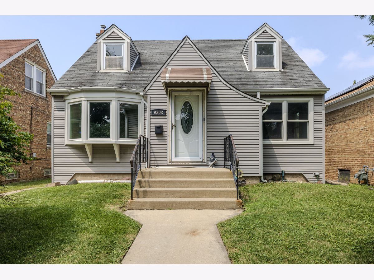 For Sale Evergreen Park Illinois, 9308 Troy Avenue