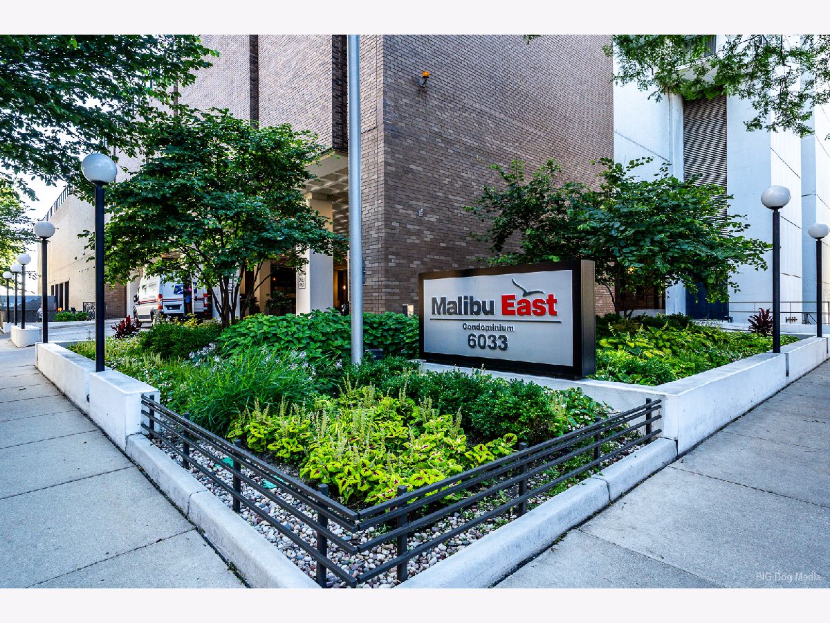  For Sale Chicago Illinois, 6033 Sheridan Road