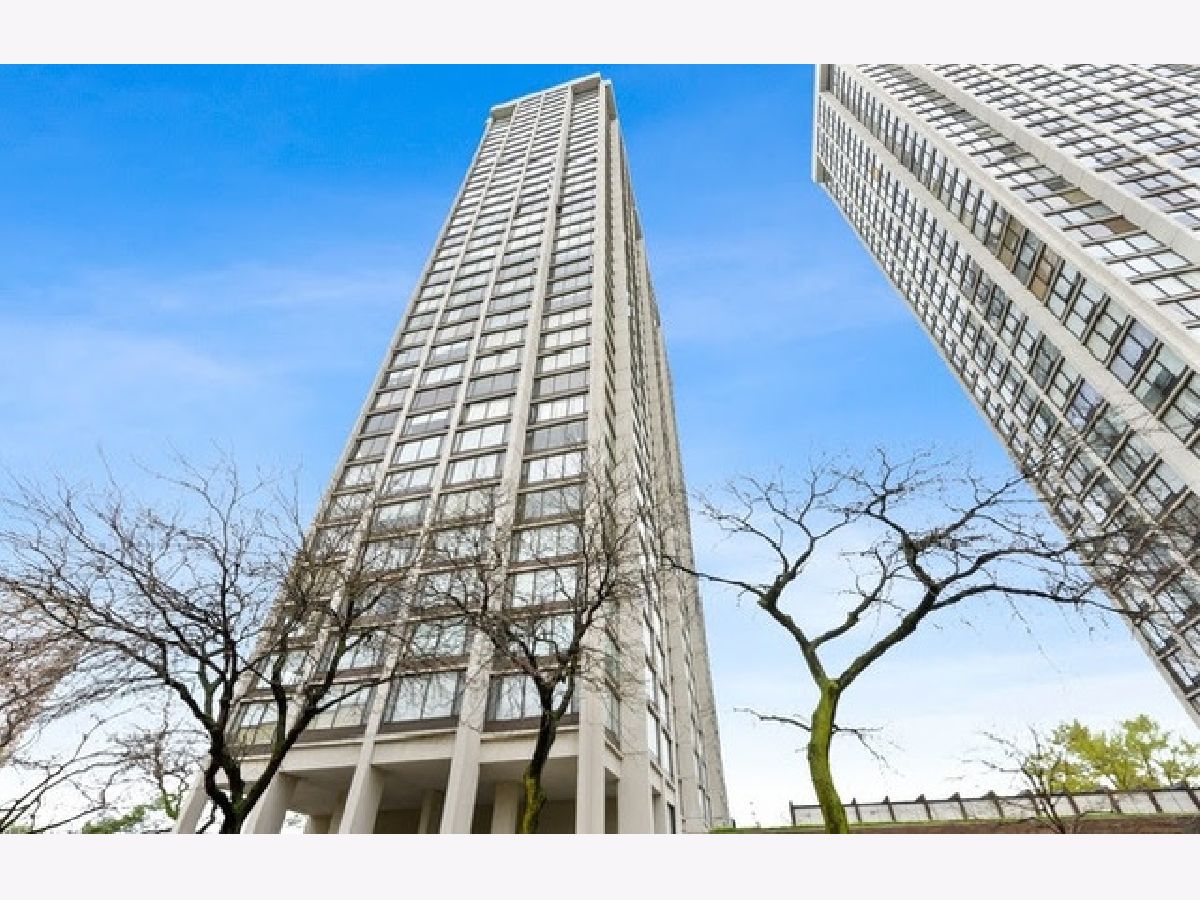  For Sale Chicago Illinois, 5455 Sheridan Road