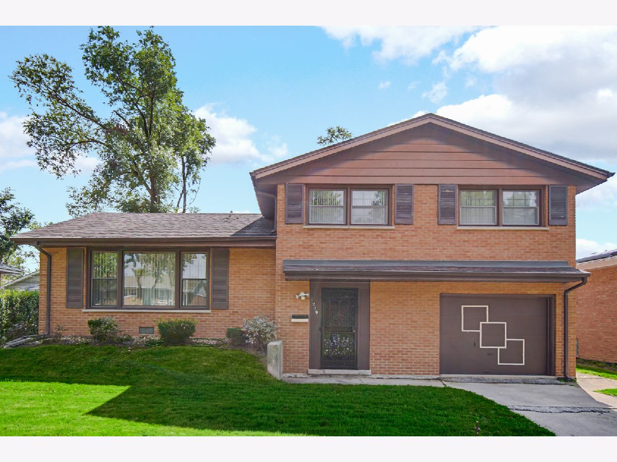  For Sale Chicago Heights Illinois, 1219 D'amico Drive