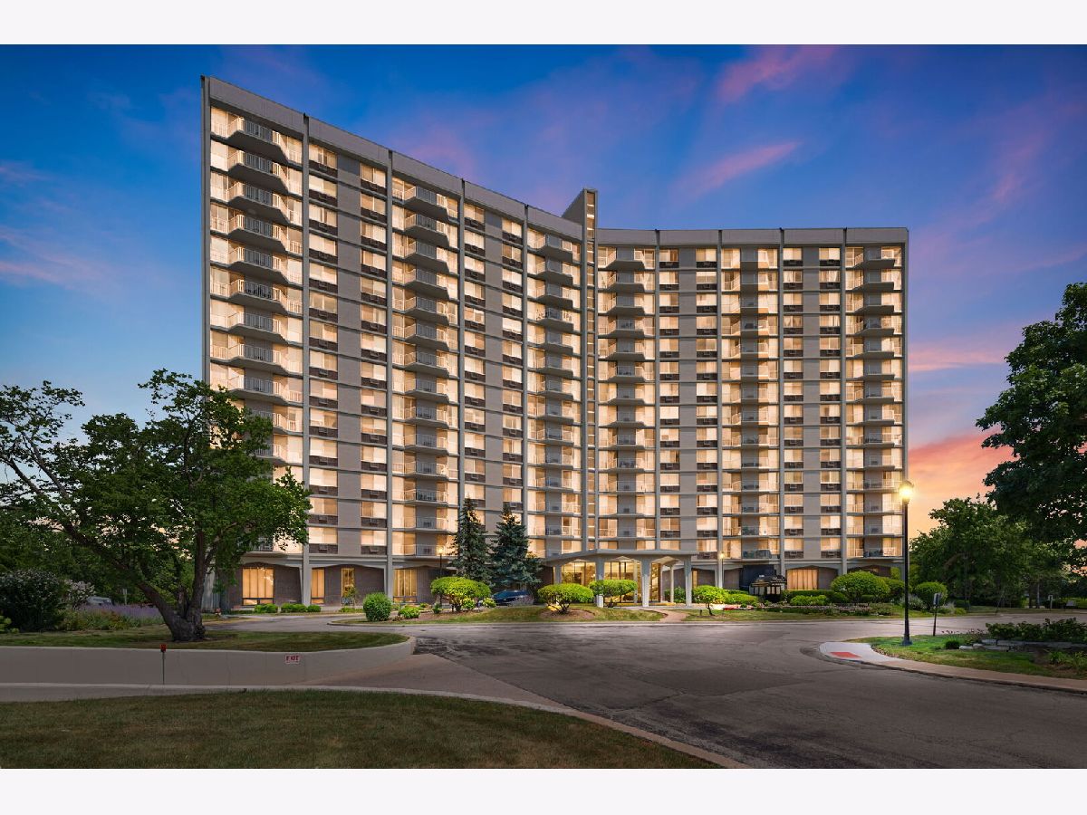  For Sale Oak Brook Illinois, 40 Tower Road