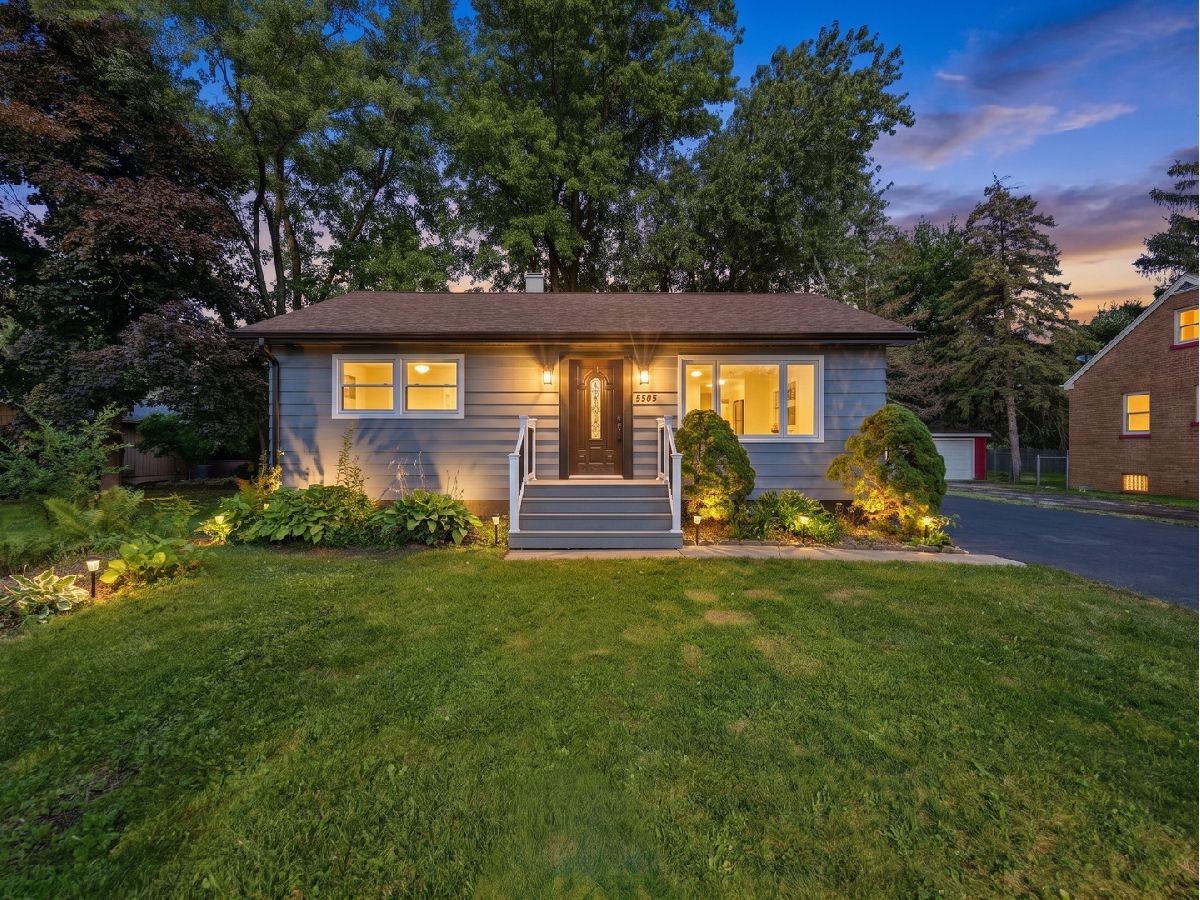  For Sale Downers Grove Illinois, 5905 Lee Avenue