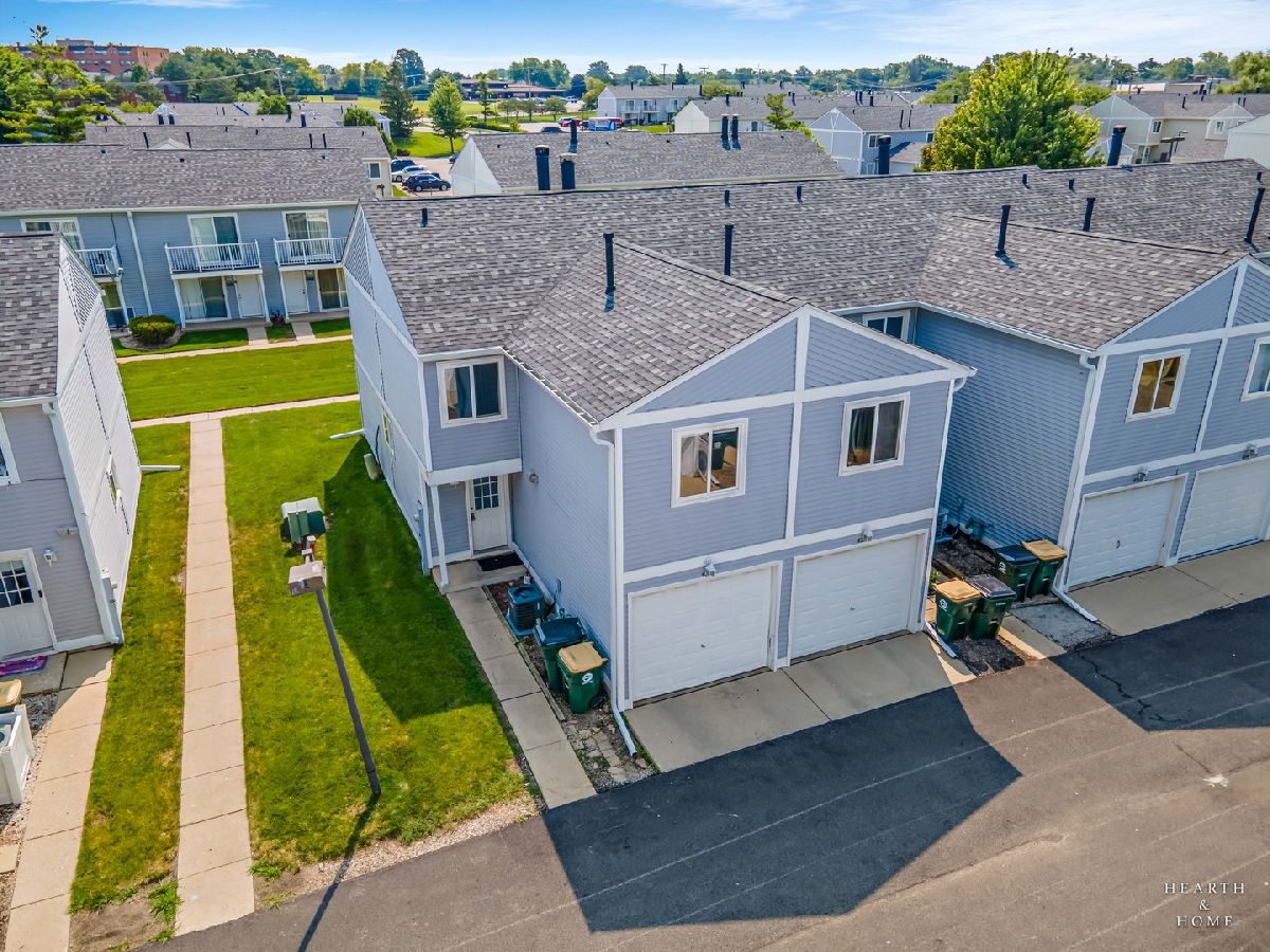  For Sale Round Lake Beach Illinois, 430 Meadow Green Lane