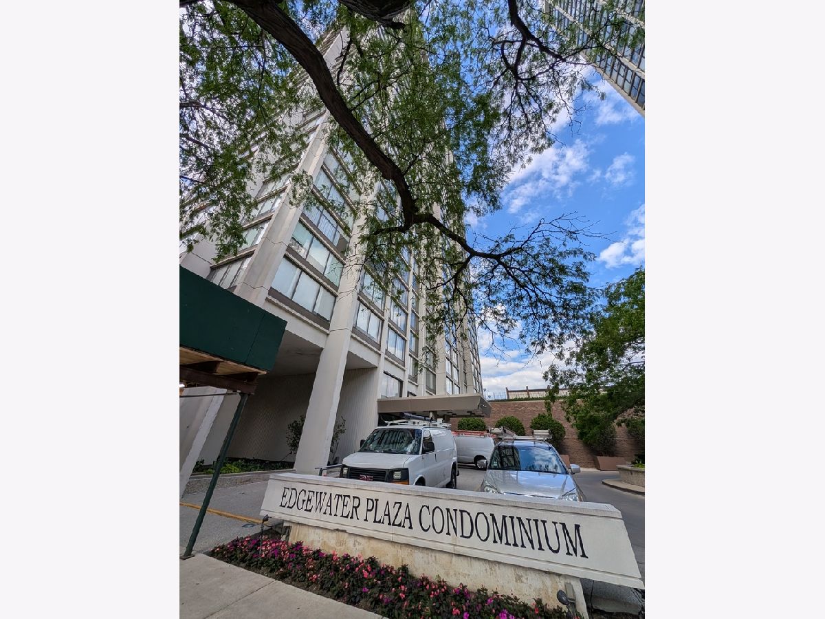  For Sale Chicago Illinois, 5455 Sheridan Road