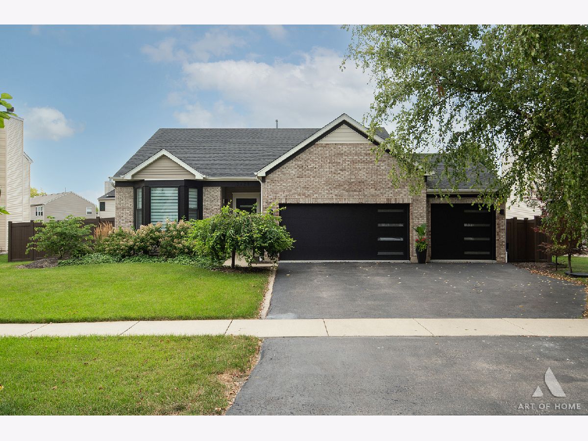 Homes & Townhomes For Sale Old Renwick Trail Joliet Illinois, 3721 Saratoga Drive