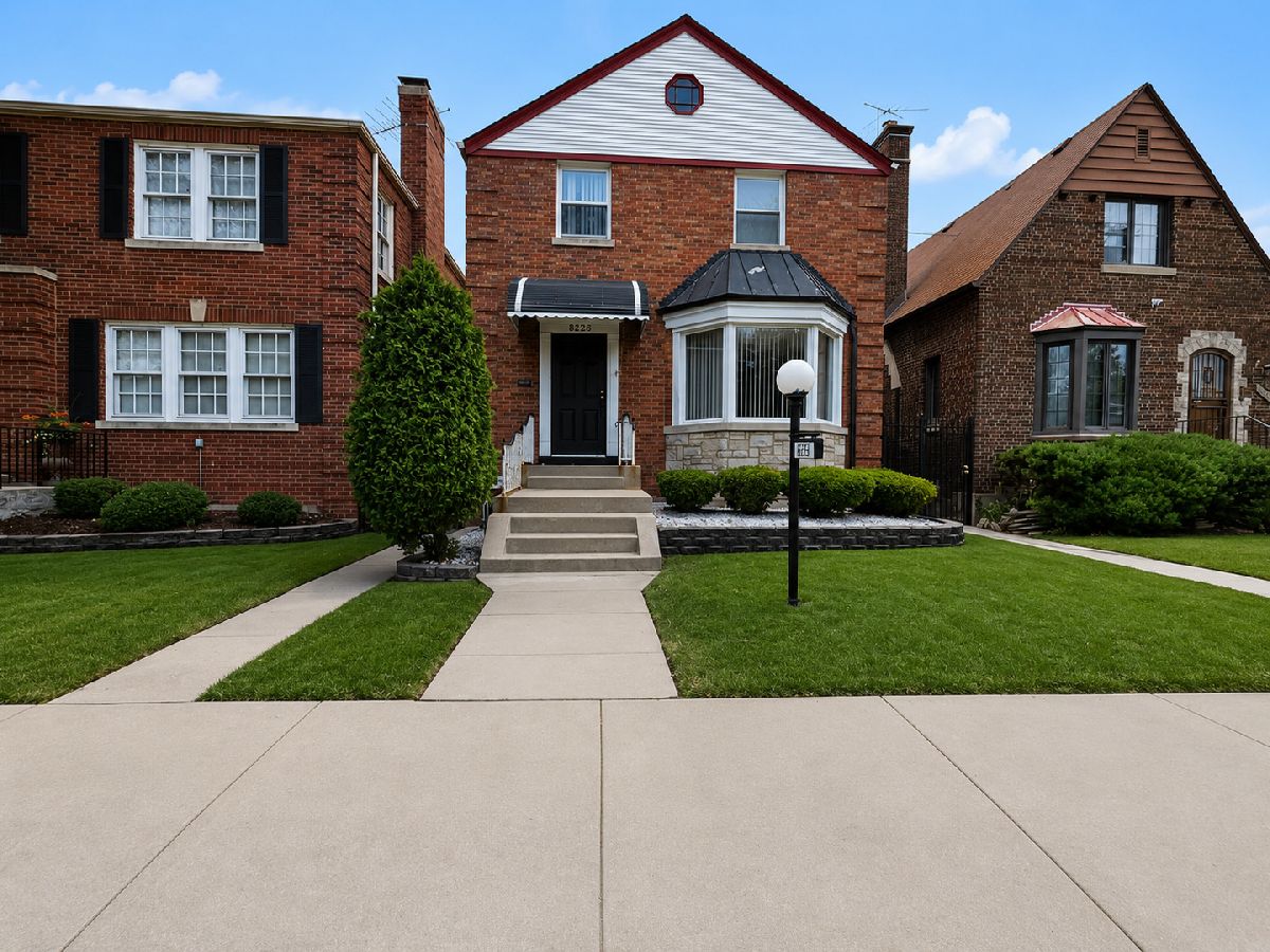  For Sale Chicago Illinois, 8228 Paxton Avenue