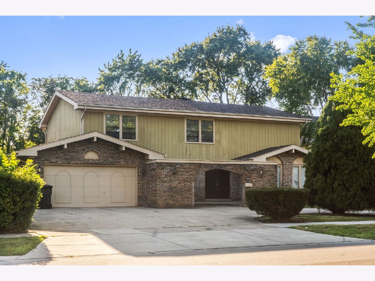  For Sale Glenview Illinois, 818 Prairie Lawn Road