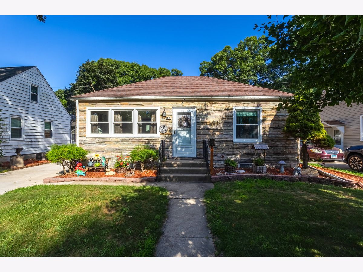  For Sale Rock Island Illinois, 30 Blackhawk Hills Court