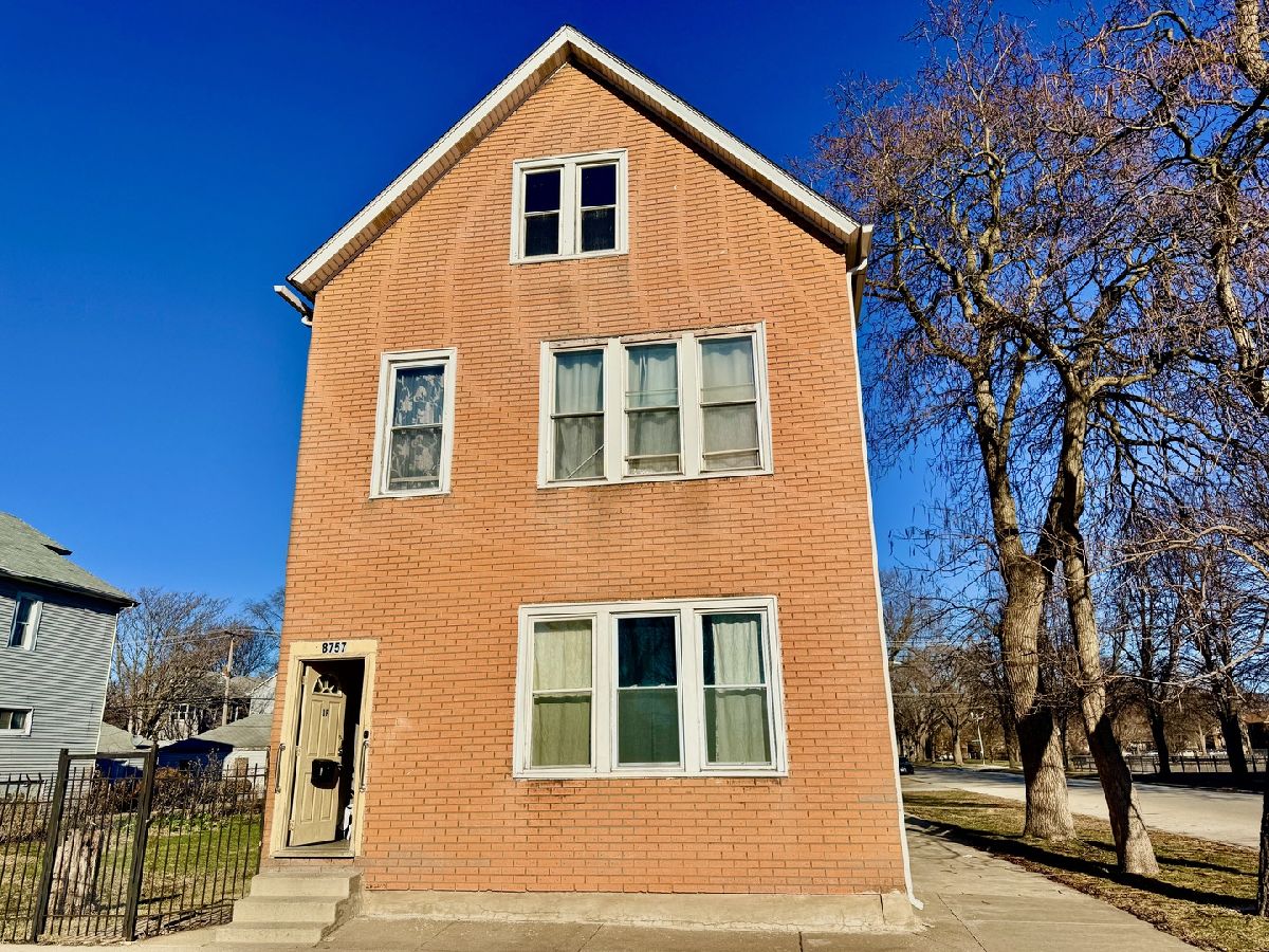  For Sale Chicago Illinois, 8757 Marquette Avenue