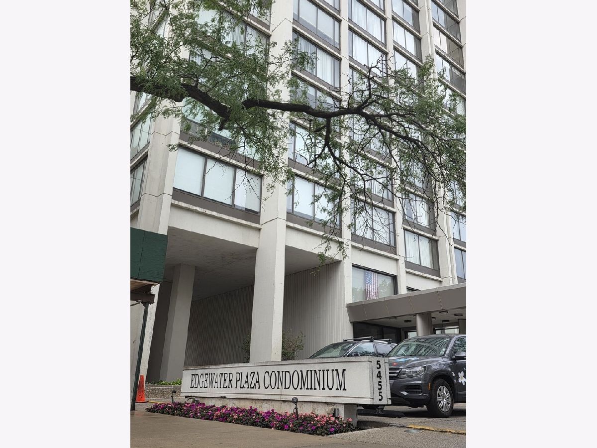  For Sale Chicago Illinois, 5455 Sheridan Road