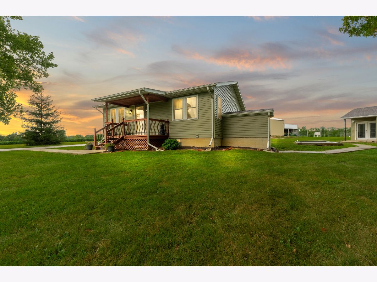  For Sale Clinton Illinois, 8353 Burns Hill Road