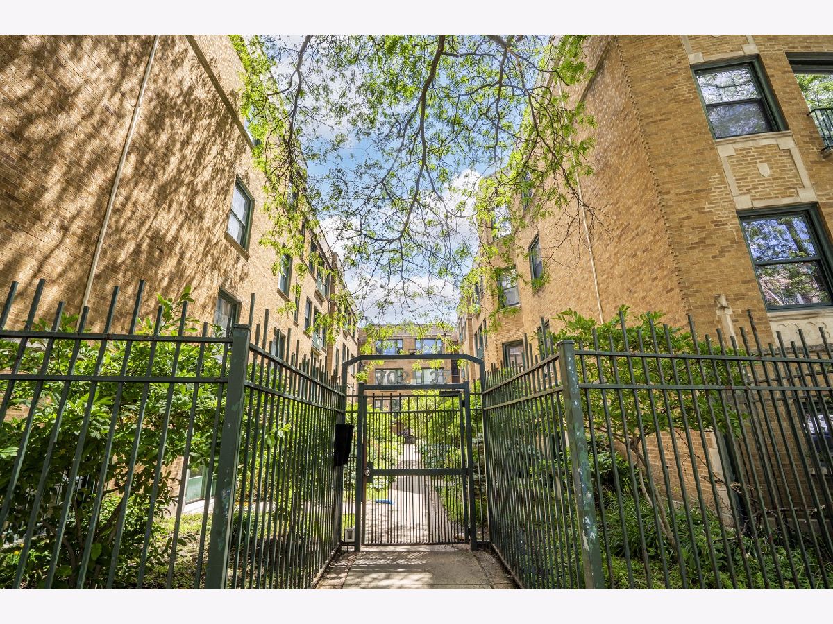  For Sale Chicago Illinois, 7025 Sheridan Road