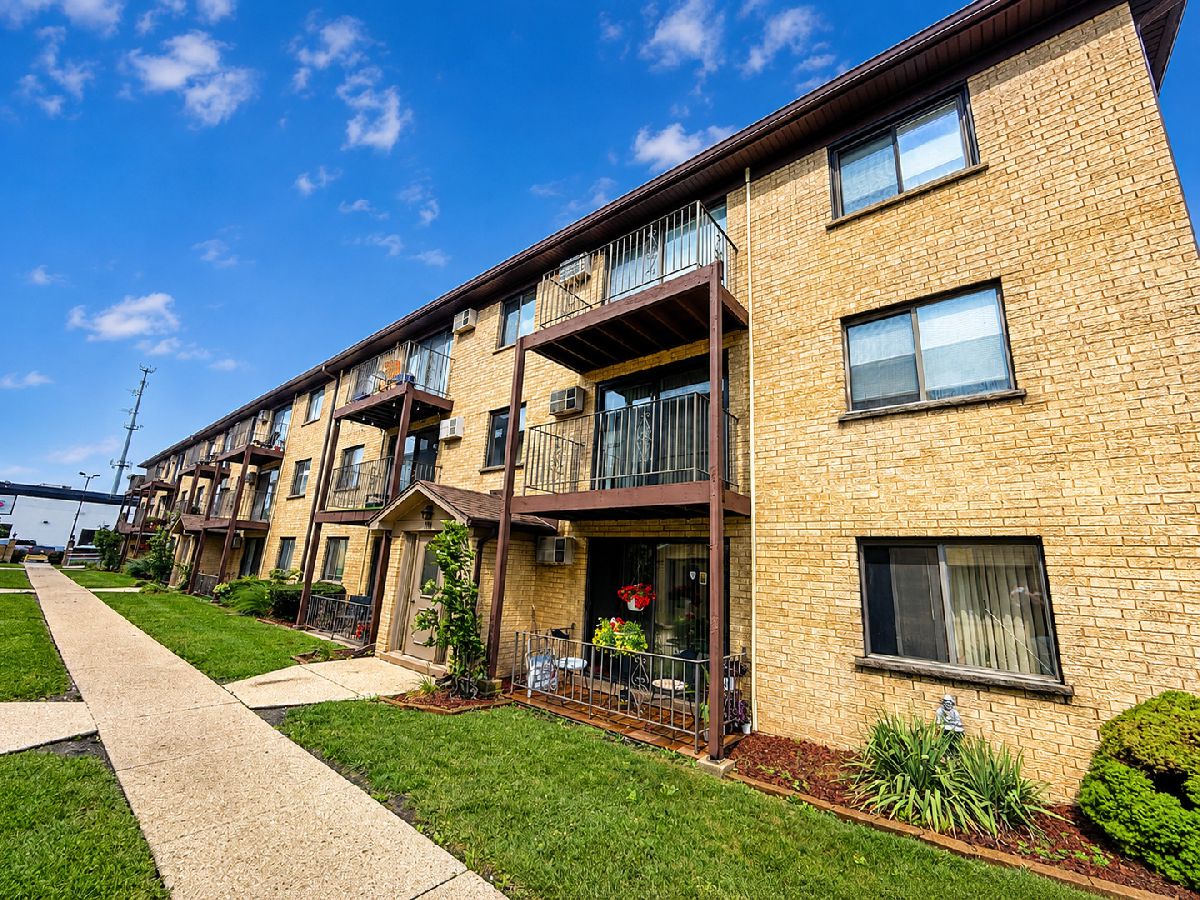  For Rent Elmwood Park Illinois, 7214 Wrightwood