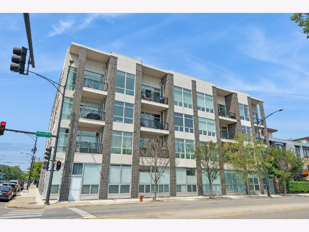  For Sale Chicago Illinois, 5 Oakley Boulevard