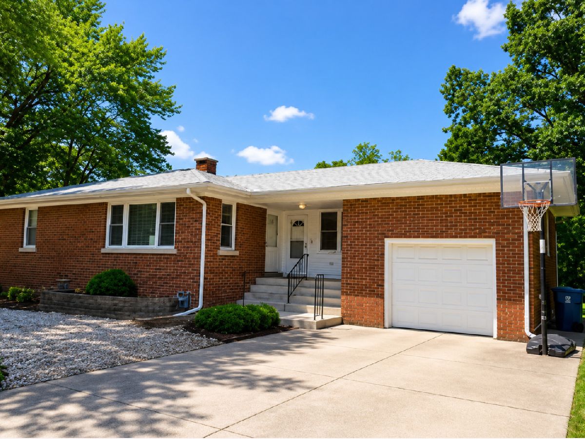  For Sale Crest Hill Illinois, 1304 Theodore Street
