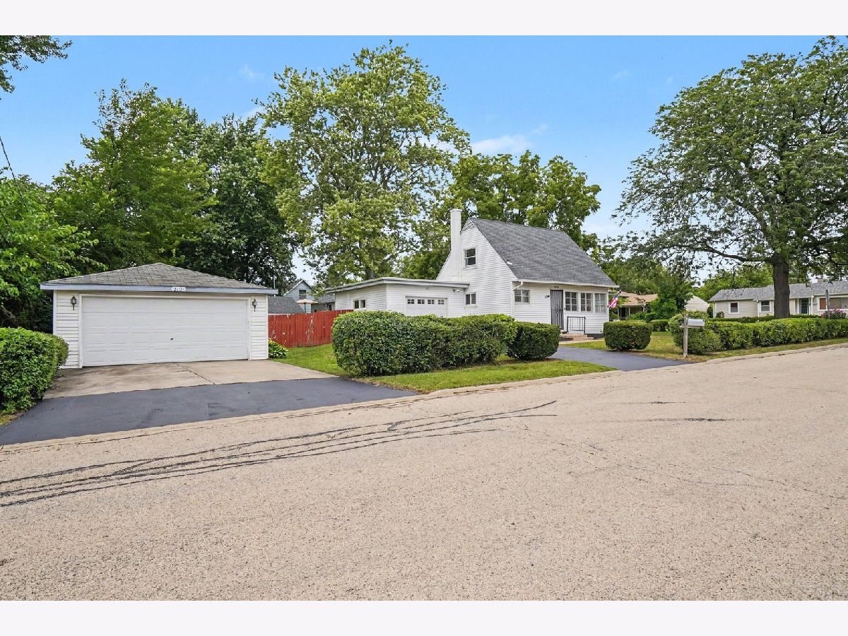  For Sale Crest Hill Illinois, 2104 Webb Street