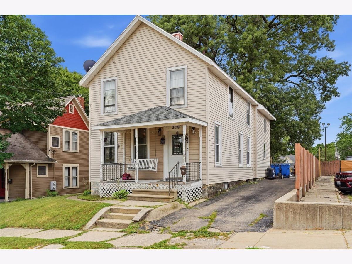  Sold Dixon Illinois, 319 Hennepin
