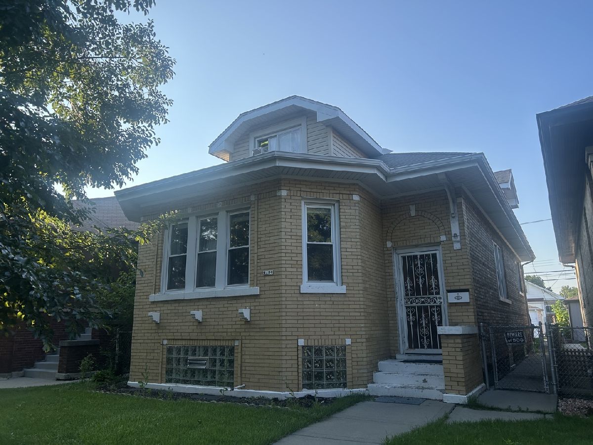  For Sale Chicago Illinois, 6130 Addison Street