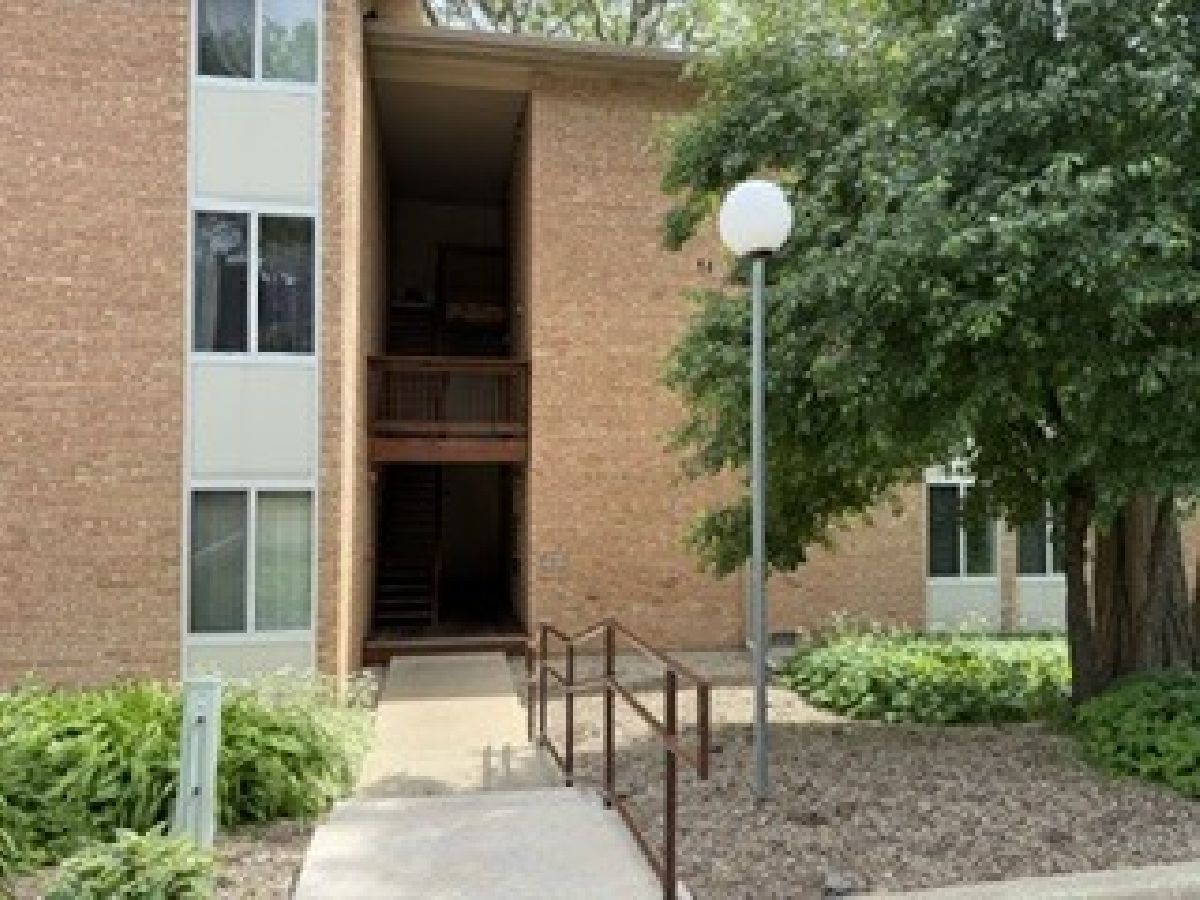  For Sale Lisle Illinois, 5813 Oakwood Drive