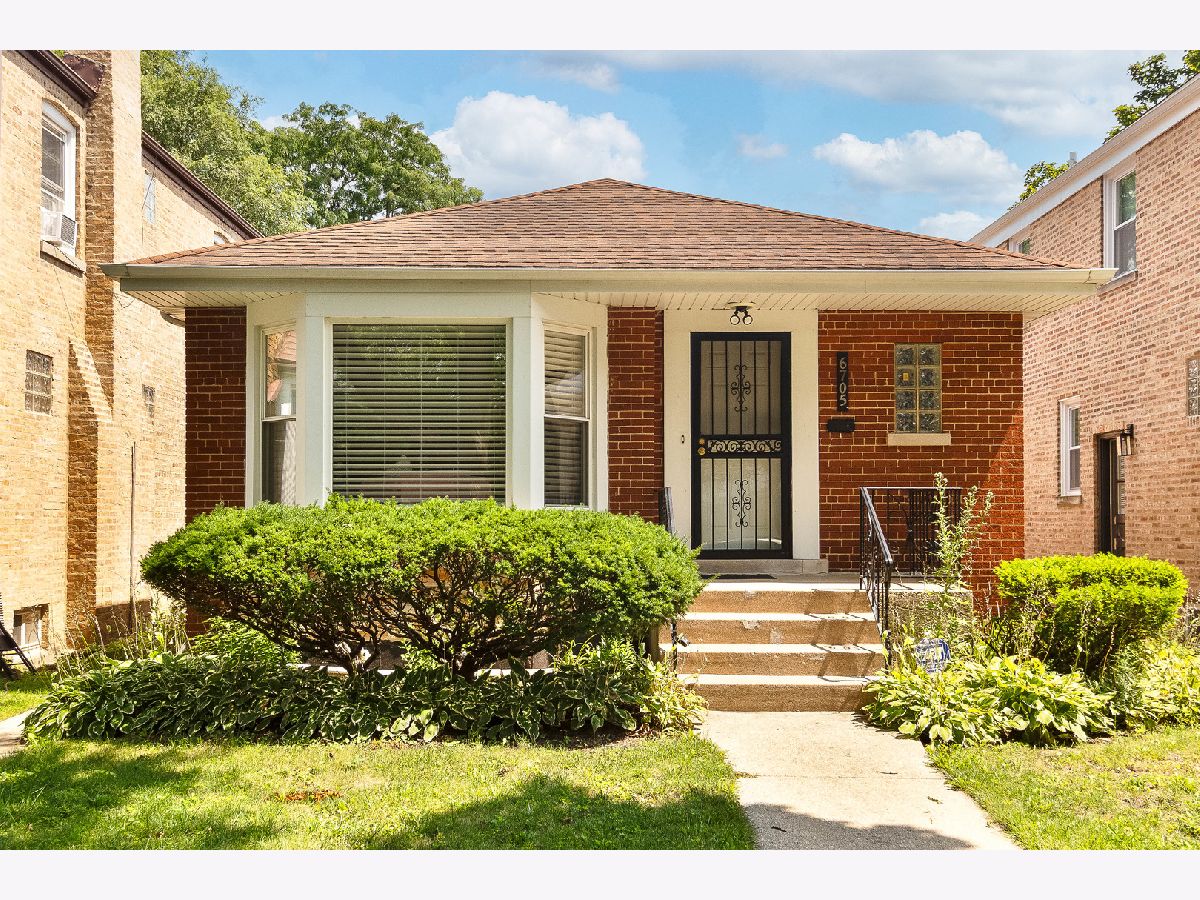  For Sale Chicago Illinois, 6705 Sacramento Avenue