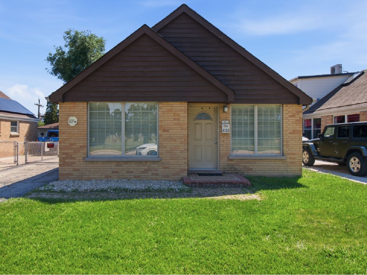  For Sale Schiller Park Illinois, 4125 Ruby Street