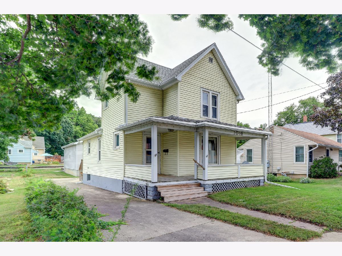  Sold Dixon Illinois, 1019 Palmyra