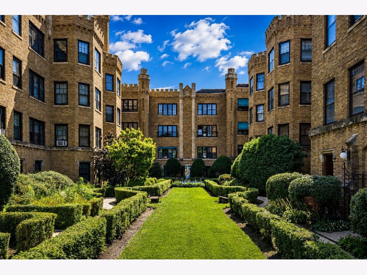  For Sale Chicago Illinois, 2430 Greenleaf Avenue