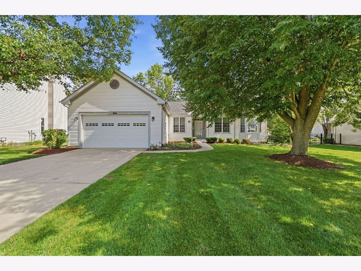 Homes For Sale Turnstone Aurora Illinois, 1944 School House Lane