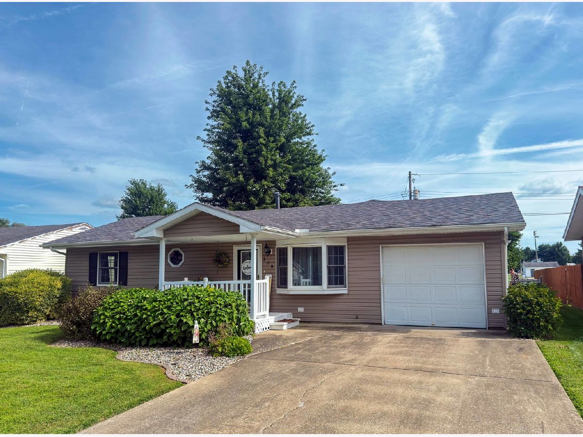  Sold Catlin Illinois, 108 Larkspur