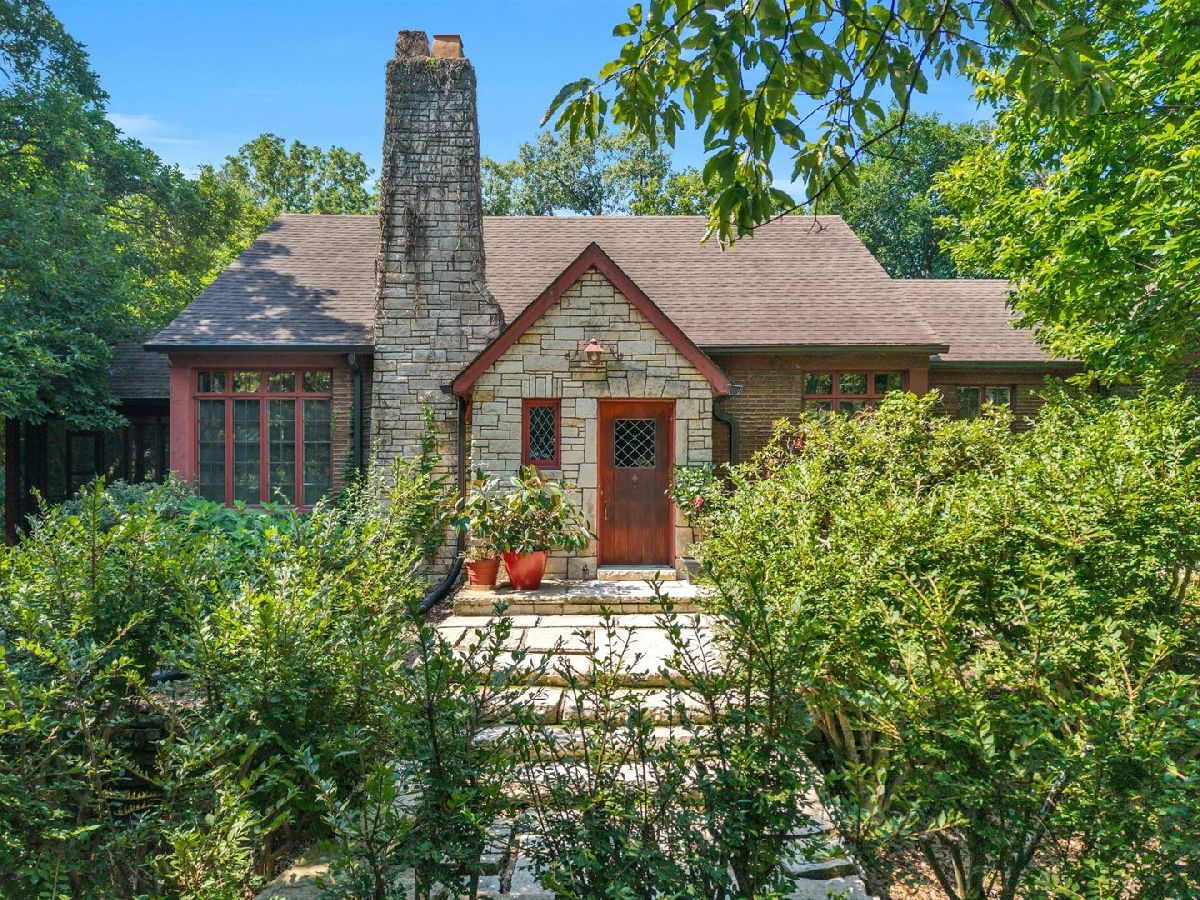  For Sale Moline Illinois, 1000 27th Avenue