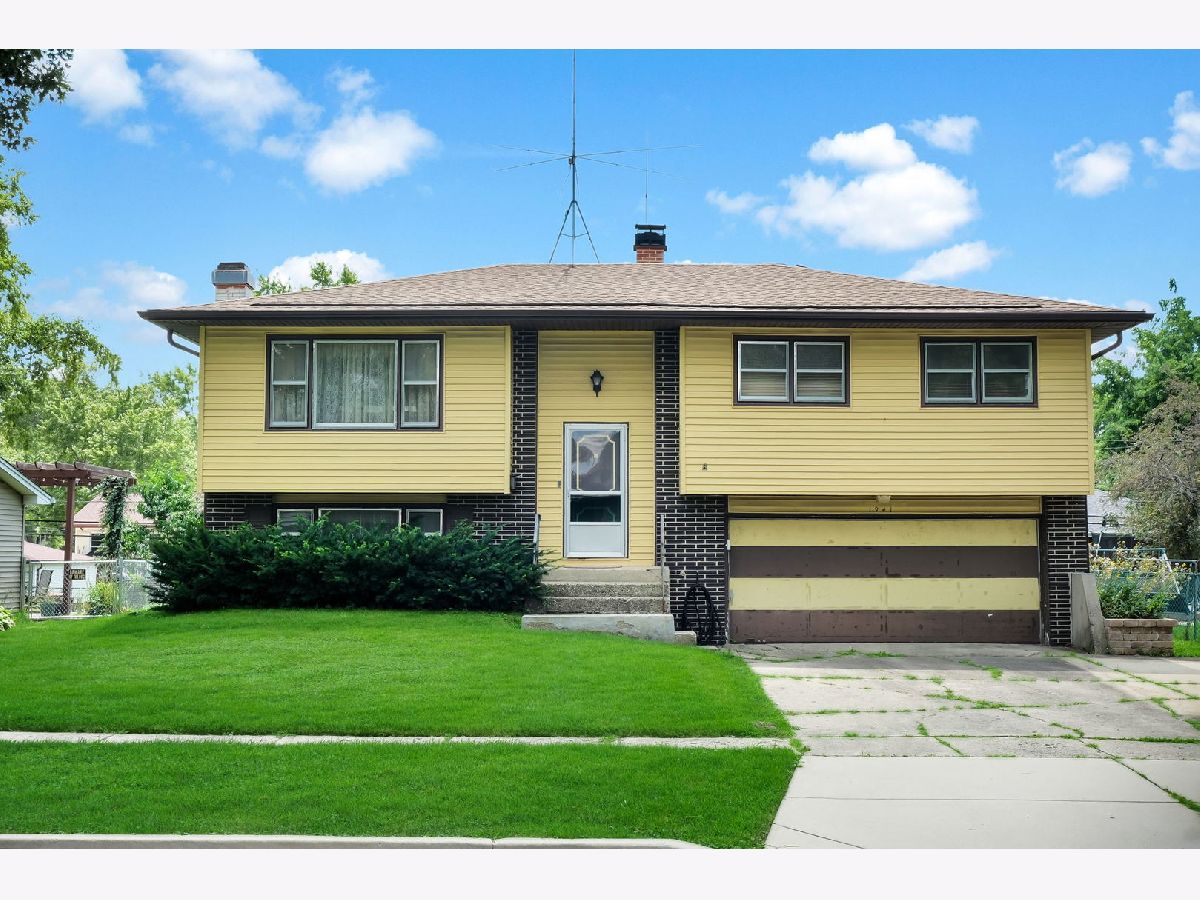  For Sale Hanover Park Illinois, 1941 Marigold Lane