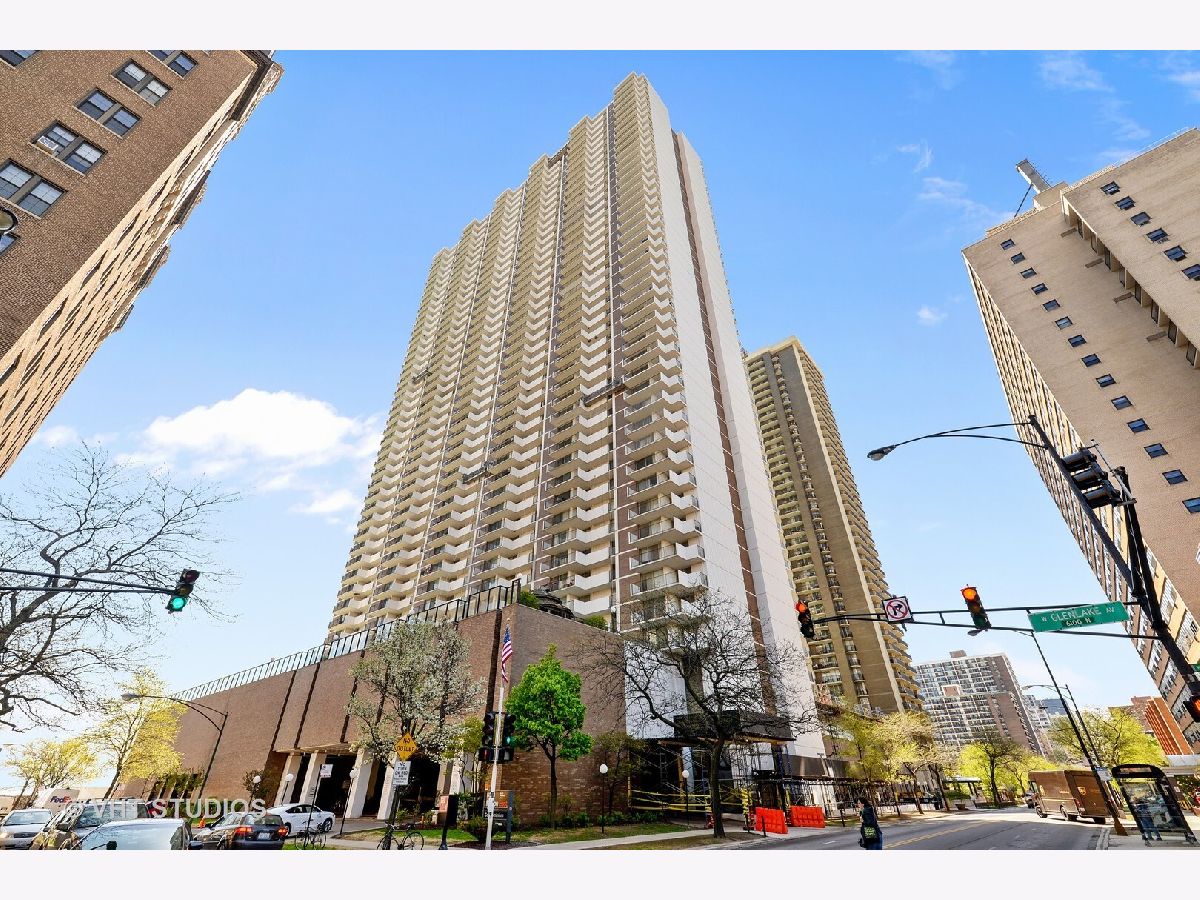  For Sale Chicago Illinois, 6033 Sheridan Road