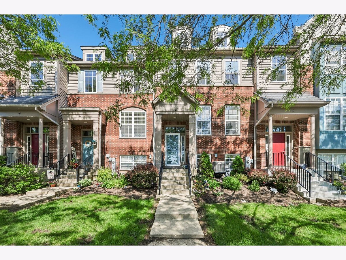  For Sale Grayslake Illinois, 10 Thomas Court
