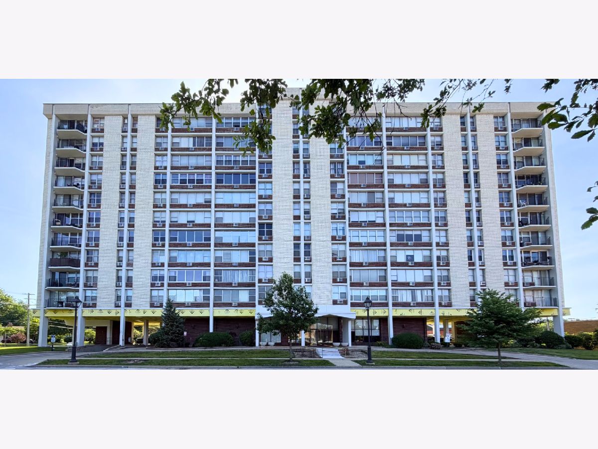 Condominiums For Sale Lombard Tower Lombard Illinois, 33 Main Street