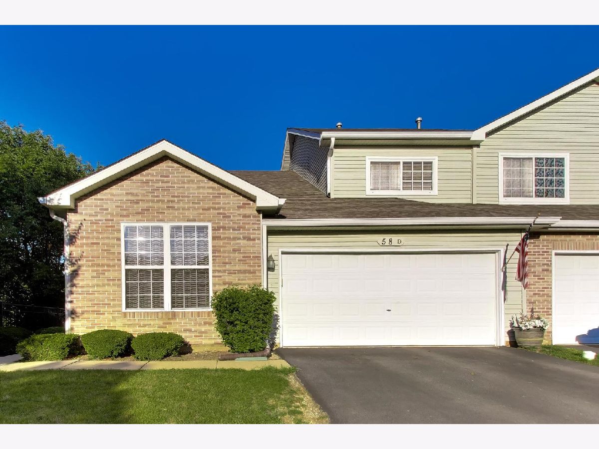  For Sale Sugar Grove Illinois, 58 Rolling Oaks Road