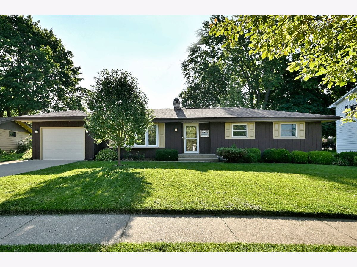  For Sale Elgin Illinois, 59 Jane Drive