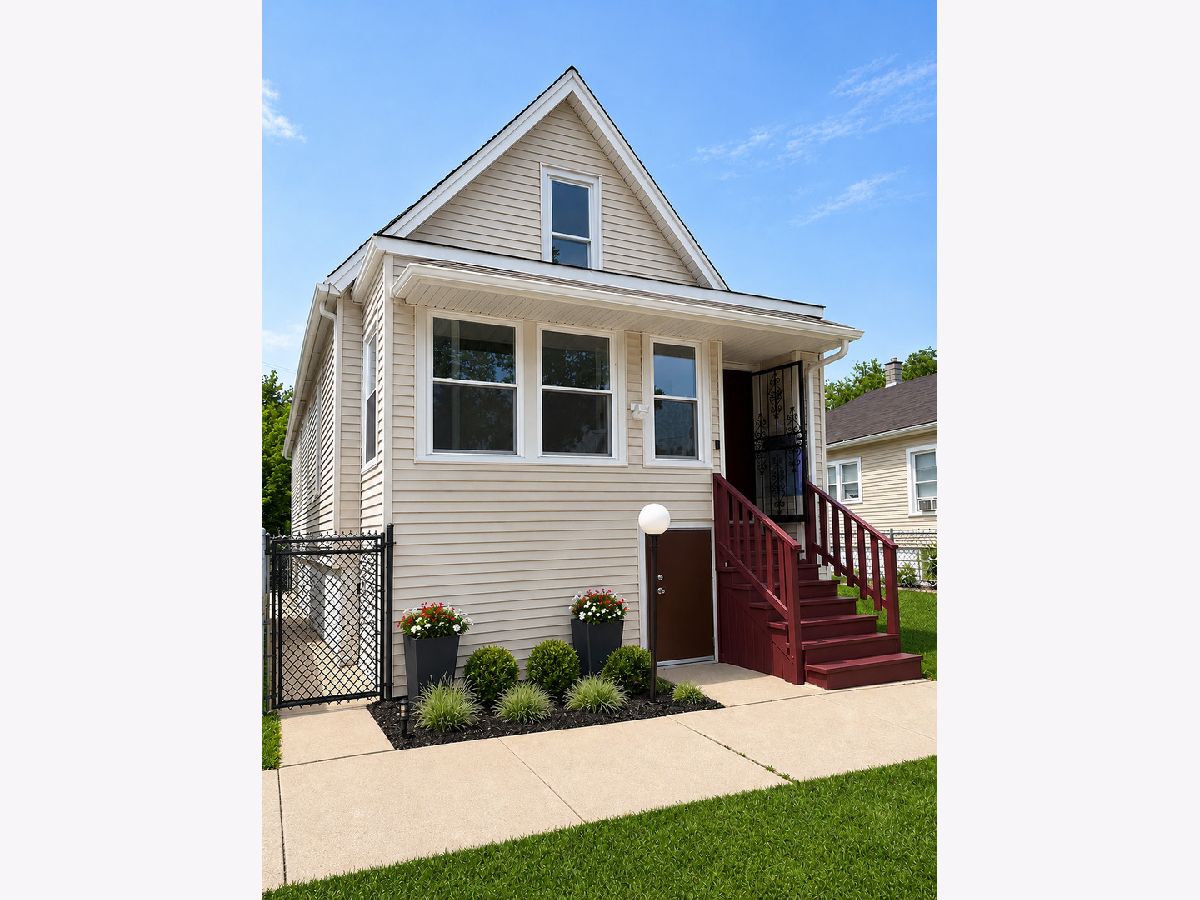  For Sale Chicago Illinois, 9236 Blackstone Avenue