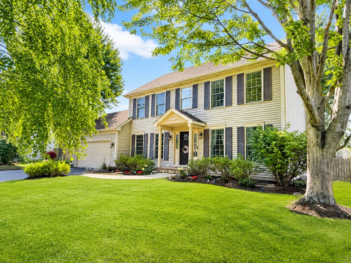  For Sale North Aurora Illinois, 620 Lindsay Circle