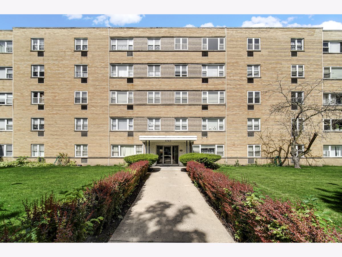  For Sale Chicago Illinois, 6160 Damen Avenue