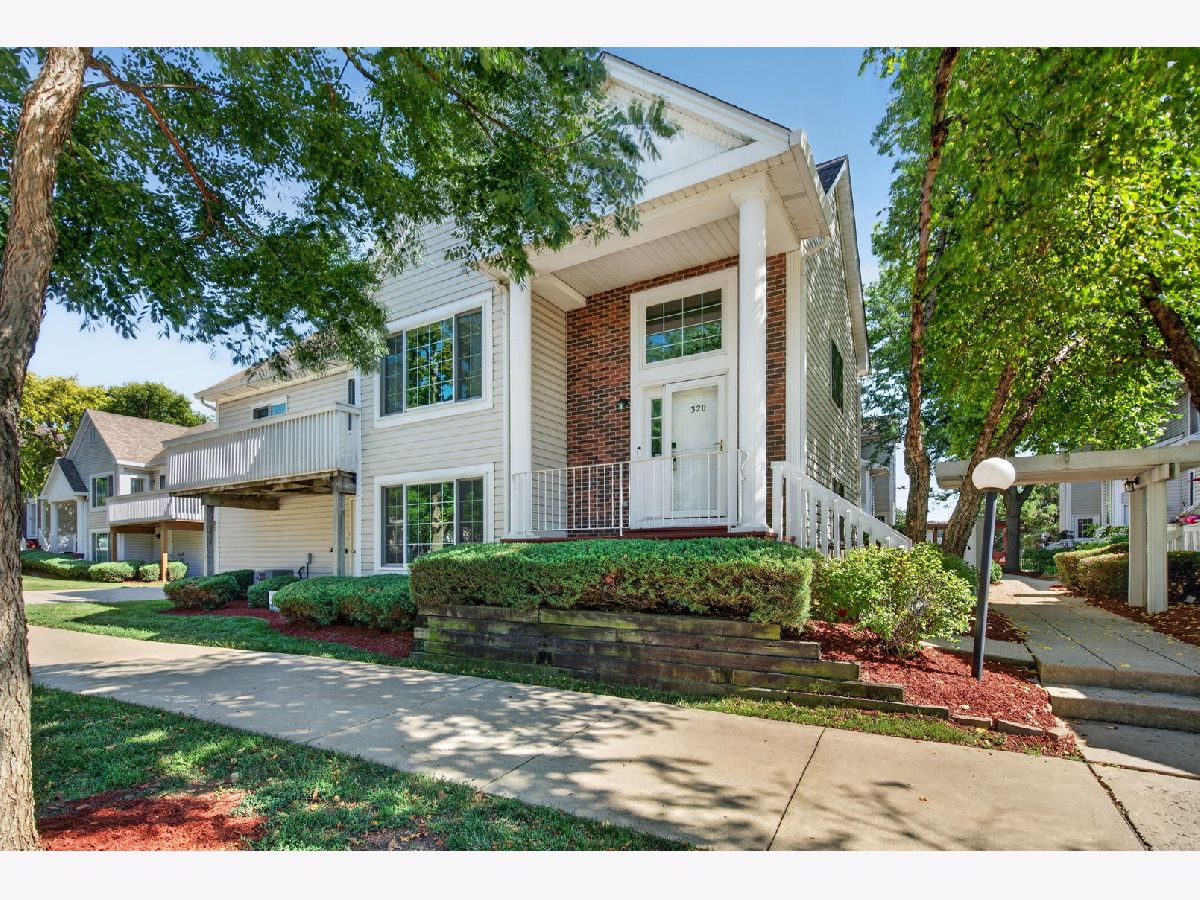  For Sale Bolingbrook Illinois, 320 Fieldstone Court